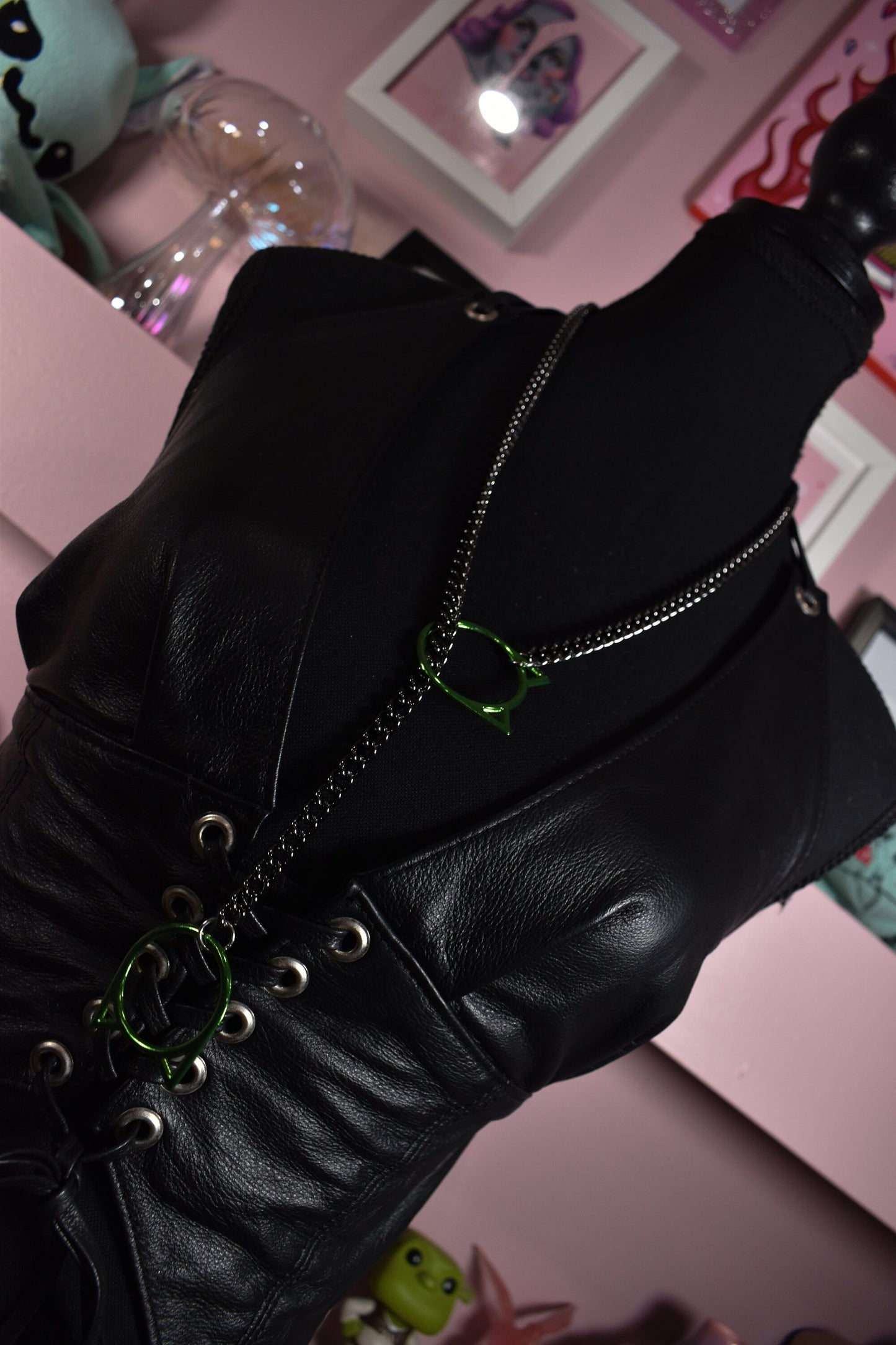 Gunmetal + Green Kitty Ring Slip Chain / Fashion Version