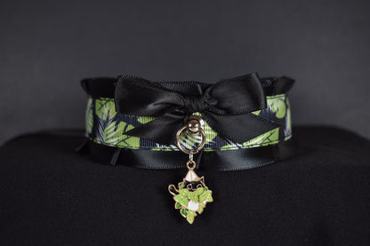 Kitty Plant Choker