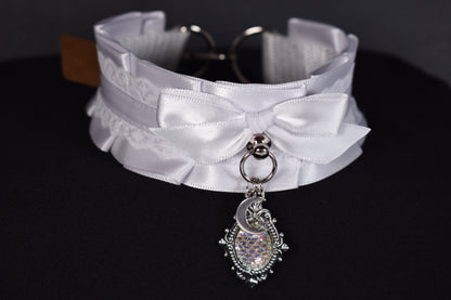 White Scales Choker